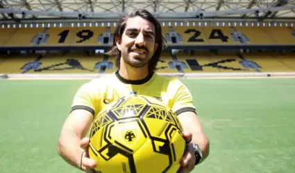 Rodolfo Pizarro, futbolista que milita en el A.E.K. Atenas F.C. de la Sperliga 