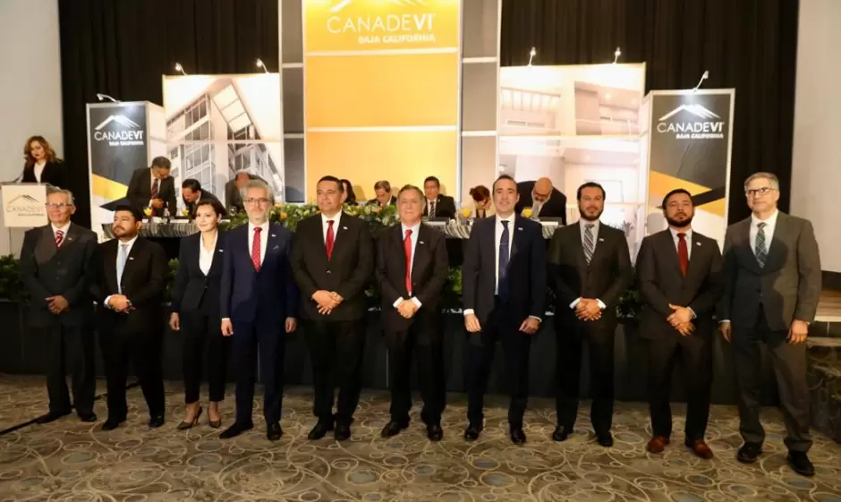 Permanece Consejo Directivo de Canadevi BC para 2024-2025