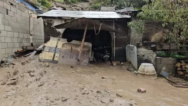 Deslizamiento de ladera en colonia Artesanal