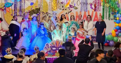 Coronan autoridades municipales a los Reyes del Carnaval Conmemorativo de Ensena