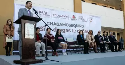 Regresan a clases m�s de 120 mil estudiantes de preparatoria en el Estado