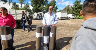 Entregan m�s de 600 paquetes con material de construcci�n a familias vulnerables
