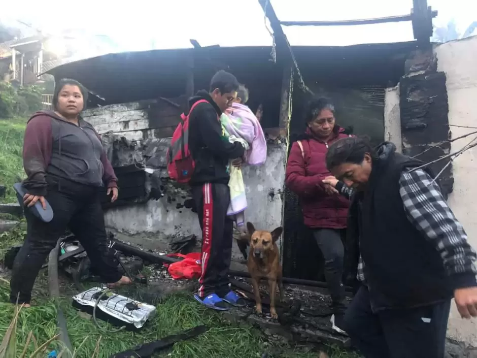 Incendio consume vivienda en colonia Esperanza; familia pide ayuda a la sociedad