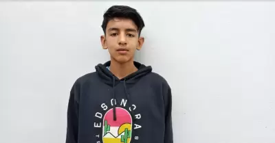 Santiago Alejandro Jimnez Sigala, de 14 aos, se prepara para participar en el 