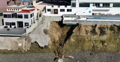 Tras recientes marejadas cae soporte de multifamiliar en Playas de Tijuana