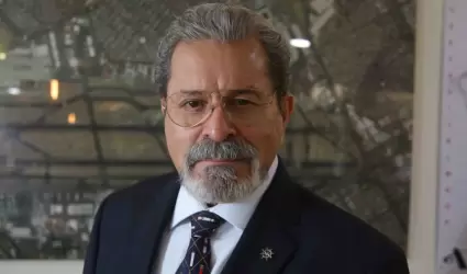 Carlos Velzquez Tiscareo, director general del Aeropuerto Internacional de la 