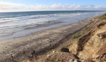 Mar arroja el cuerpo de un hombre, podr�a ser un migrante