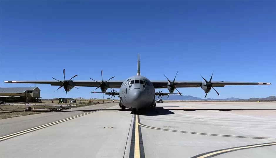 Despliegue de aeronave C-130J Super Hrcules y personal de la Guardia Nacional de California