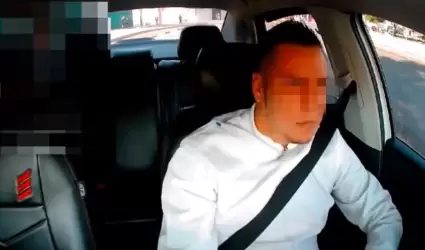 Mujer amenaza a taxista con denunciarlo por acoso