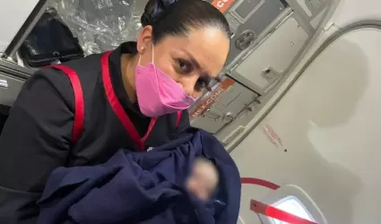 Nace beb en vuelo de Aeromxico