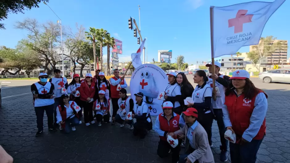 Boteo de la colecta anual de la Cruz Roja de Tijuana