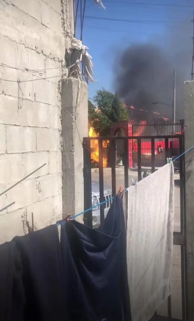 Incendio en camin repartidor de gas controlado por autoridades