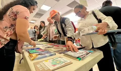 Sostienen mediadores de salas y clubes de lectura encuentro con Paco Ignacio Tai