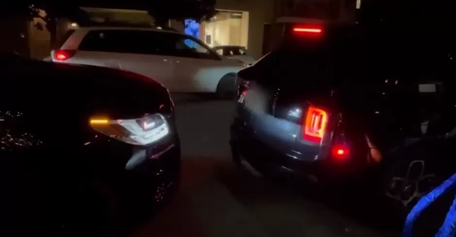Chofer de Kylie Jenner choca contra el lujoso auto de Kris Jenner