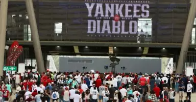 Aficionados de Diablos Rojos del Mxico y de los Yankees de Nueva York se dan ci