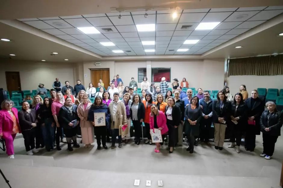 Impulsan reconocimiento a mujeres de grupos de atenci�n prioritaria