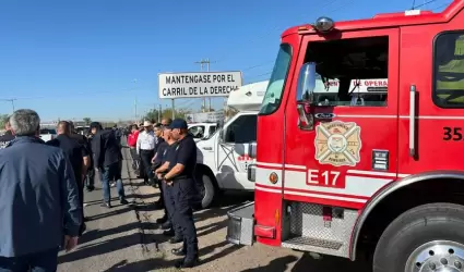 Bomberos de Hermosillo apoyan a vacacionistas