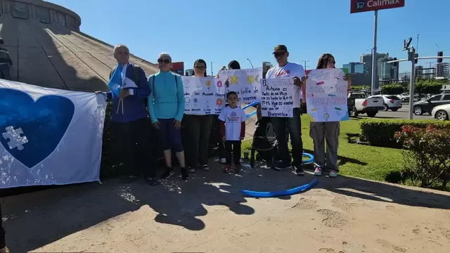 Se manifiestan en Tijuana para pedir que maestros y directivos se asesoren y sean inclusivos con ni�os en espectro autista