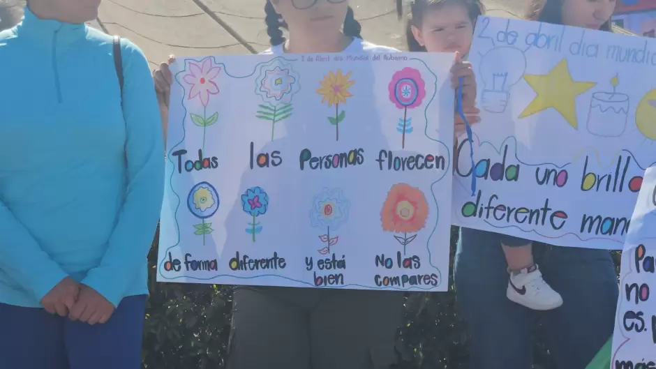 Se manifiestan en Tijuana para pedir que maestros y directivos se asesoren y sean inclusivos con ni�os en espectro autista