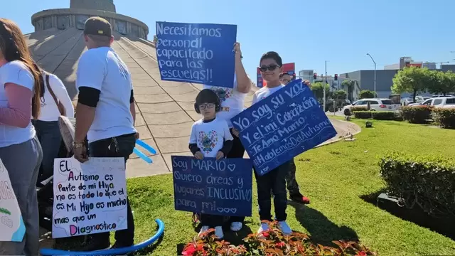 Se manifiestan en Tijuana para pedir que maestros y directivos se asesoren y sean inclusivos con ni�os en espectro autista