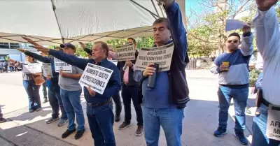 Miembros del Staus rinden protesta como integrantes del Consejo General de Huelg