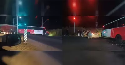 Accidente de autobs de personal en Villas del Campo provoca caos vial