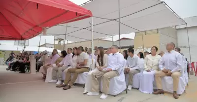 Ceremonia de matrimonios colectivos al interior del centro penitenciario de Ense
