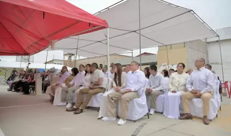 Ceremonia de matrimonios colectivos al interior del centro penitenciario de Ense