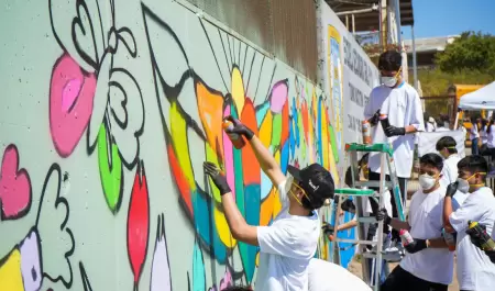 Contribuyen a eliminar grafiti en escuela secundaria