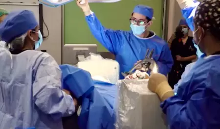 Por primera vez se lleva a cabo en Tijuana una implantacin de estimulador cereb