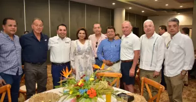 Lorenia Valles se reuni en Guaymas con empresarios de los sectores turismo, com