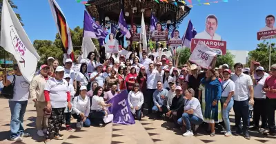 Javier Lamarque se re�ne con vecinos de Esperanza
