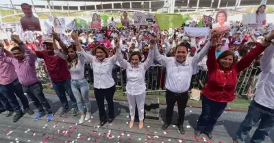 Reuni�n de candidatos de Morena con habitantes del Poblado Miguel Alem�n