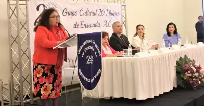 Destacan trayectoria del Grupo Cultural 20 Mujeres por ms de 4 dcadas