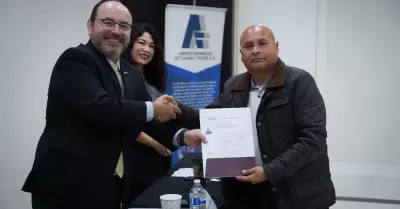 Certifica UTT a personal de tramitacin de agencias aduanales de Tijuana y Tecat