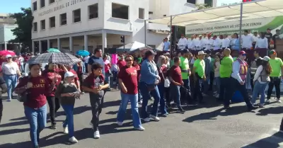 Participantes en desfile del D�a del Trabajo