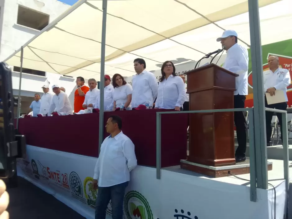 El gobernador Alfonso Durazo se manifest� a favor de las demandas de los diferentes sindicatos.