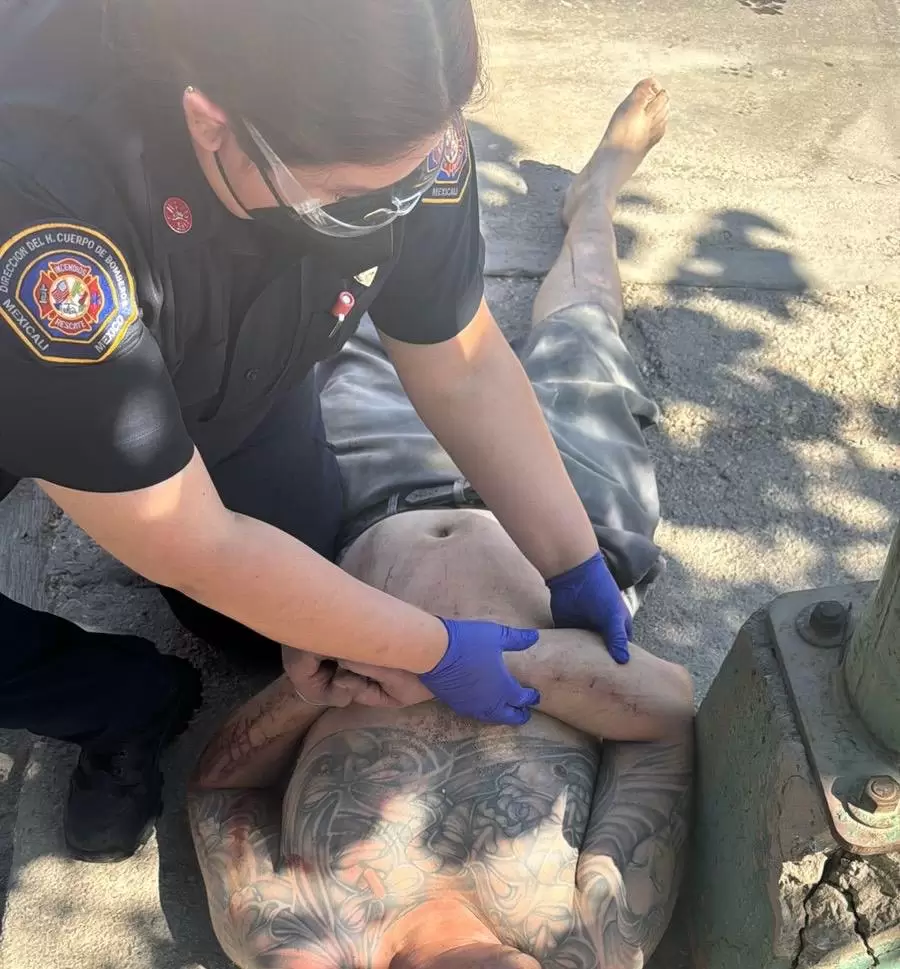 Polic�a salva vida de hombre en explosi�n