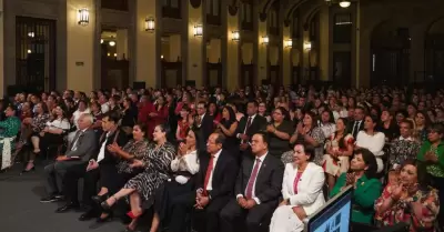 Reuni�n de legisladores con AMLO