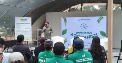 J�venes por la Paz