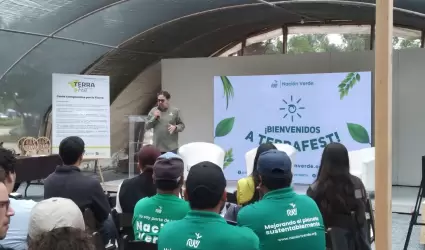 J�venes por la Paz