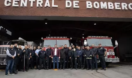Sostiene Ismael Burgueo encuentro con personal de bomberos