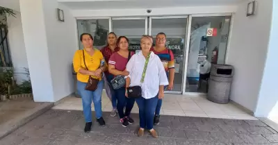 Madres de ni�os con discapacidad se manifiestan en DIF Sonora
