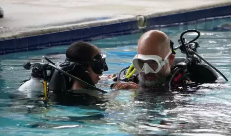 Promueve IMDET experiencia de inmersin con taller de buceo con discapacidad