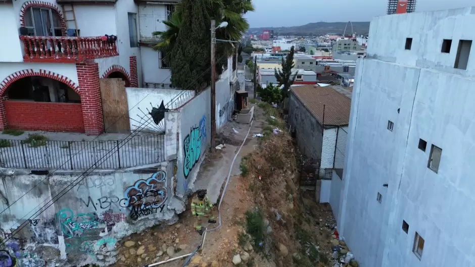 Movilizaci�n de Bomberos ante incendio en lote bald�o en la Zona Centro