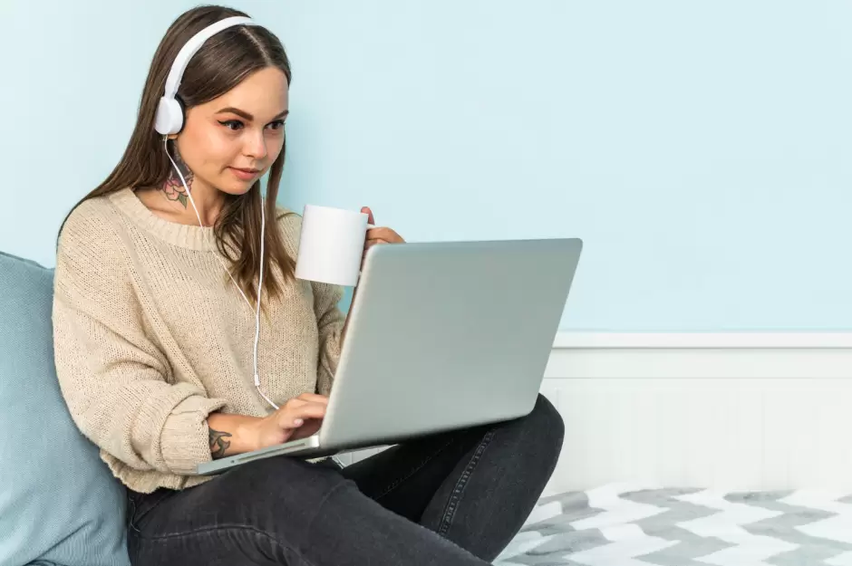 �Puedo crear mi propio horario de estudio sin tener que ir a clases en persona?