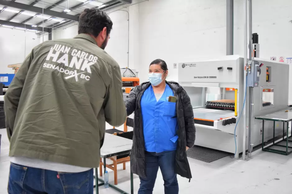 Juan Carlos Hank Krauss se re�ne con trabajadores de la industria maquiladora en Tijuana