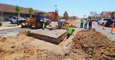 Trabajos de reposici�n de caja de v�lvulas en Centro C�vico y Comercial de Mexic