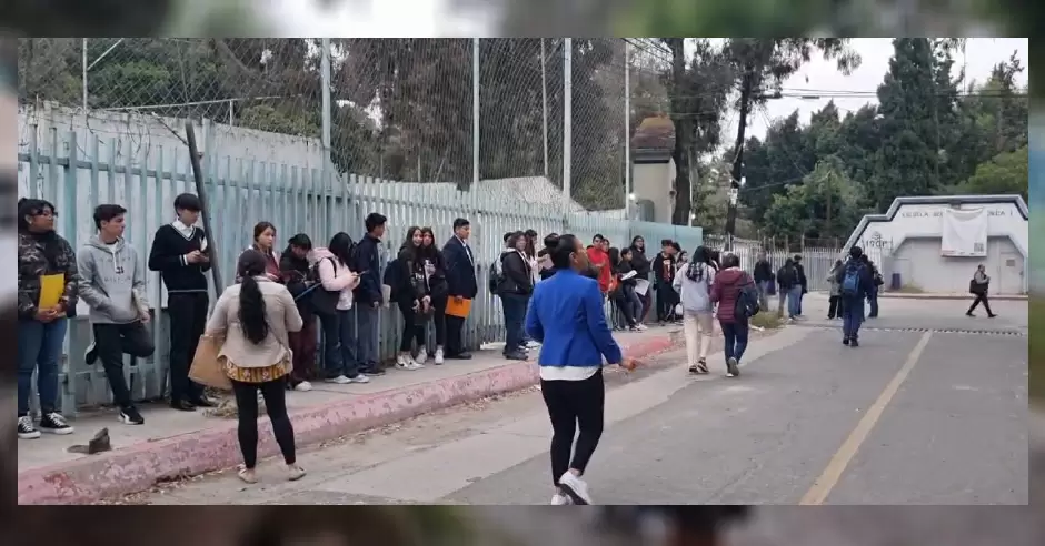 Inicia entrega de fichas para examen de admisi�n en Preparatoria Federal L�zaro C�rdenas