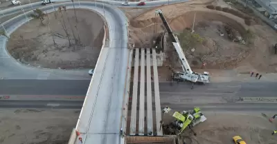 Concluye SIDURT montaje de trabes en nuevo puente del nodo vial El Sauzal en Ens